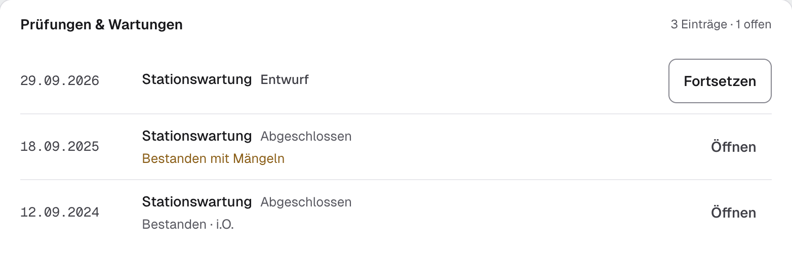 Prüfungen und Wartungen der Trafostation TS-01: eine laufende, zwei abgeschlossene — mit Datum und Ergebnis.